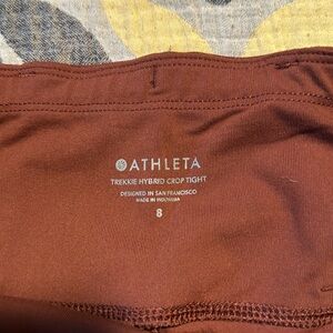 Athleta Trekkie hybrid crop tight
